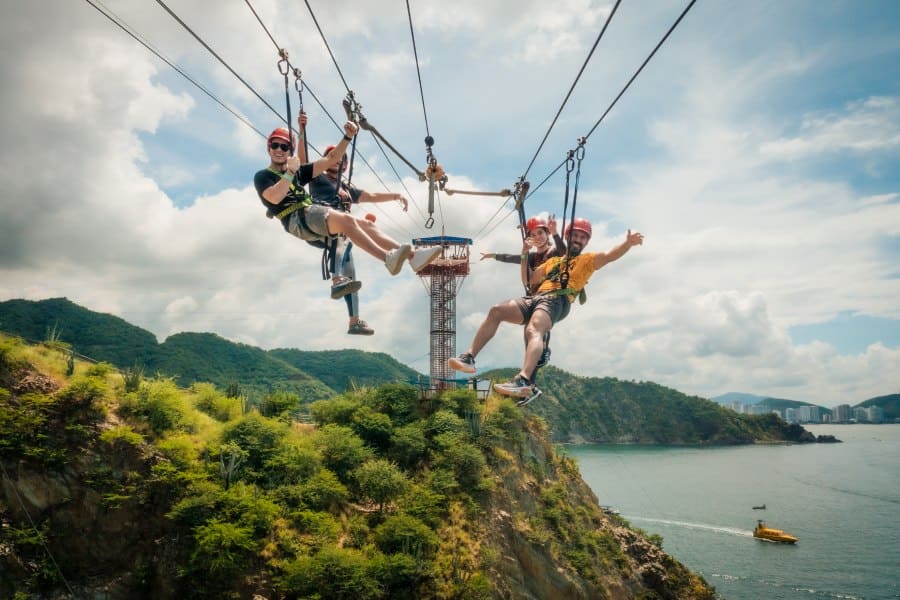 Playa Blanca vs Playa Cristal: ¿Cuál es la mejor playa de Santa Marta para visitar?