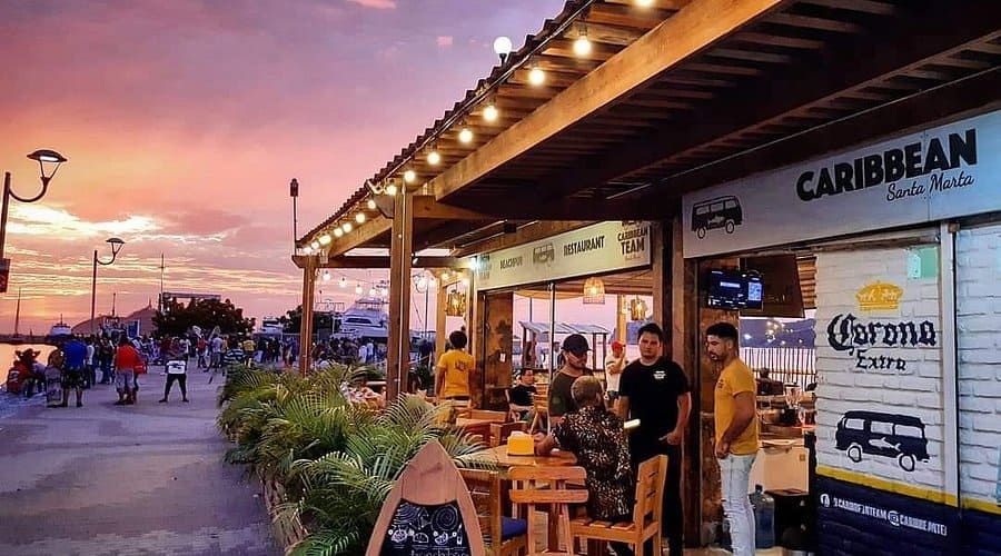 Restaurantes en la Marina de Santa Marta: dónde comer mariscos y carnes con la mejor vista